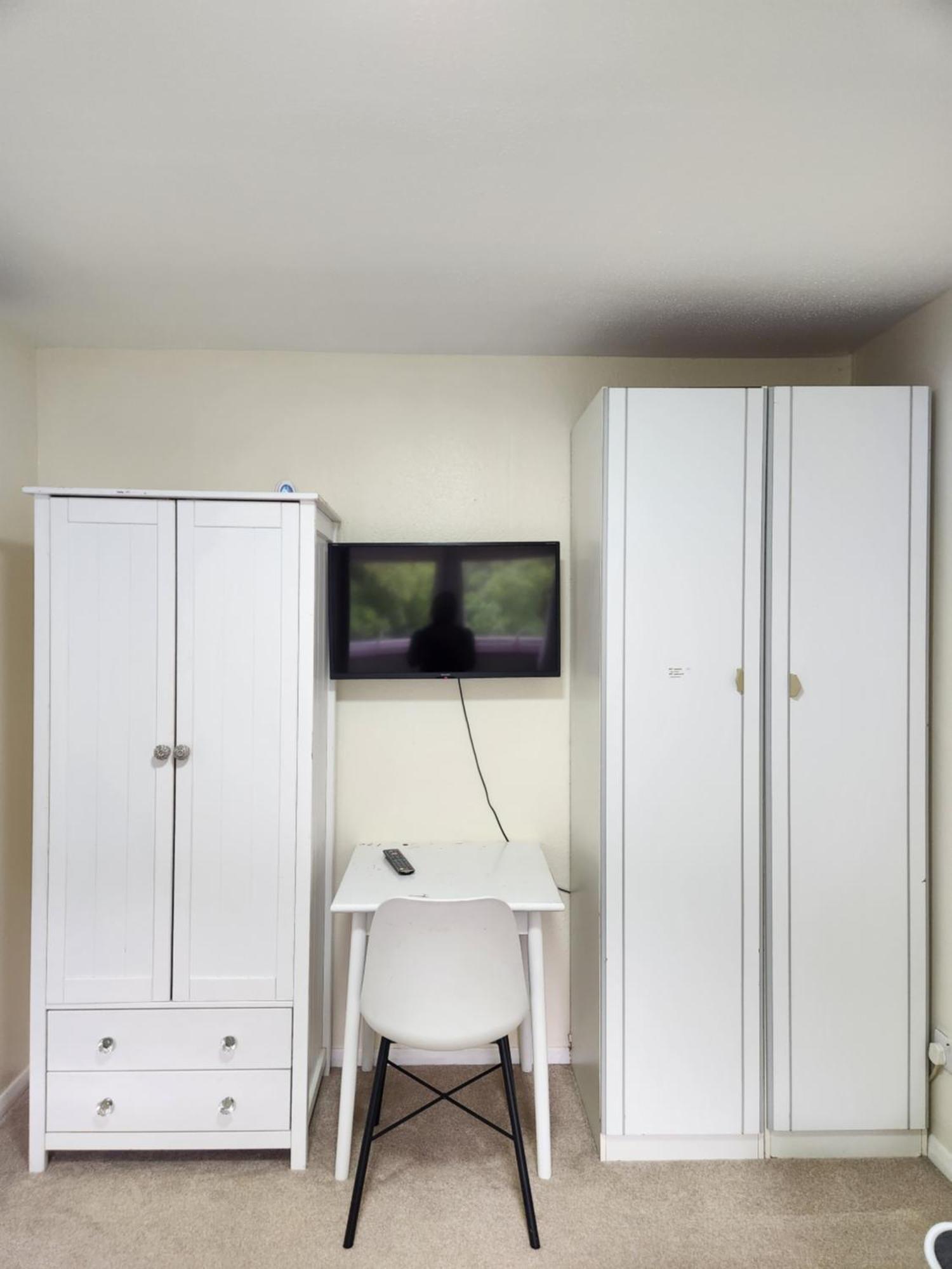 Twin Room In Crawley,Gatwick,West Sussex Ifield Dış mekan fotoğraf