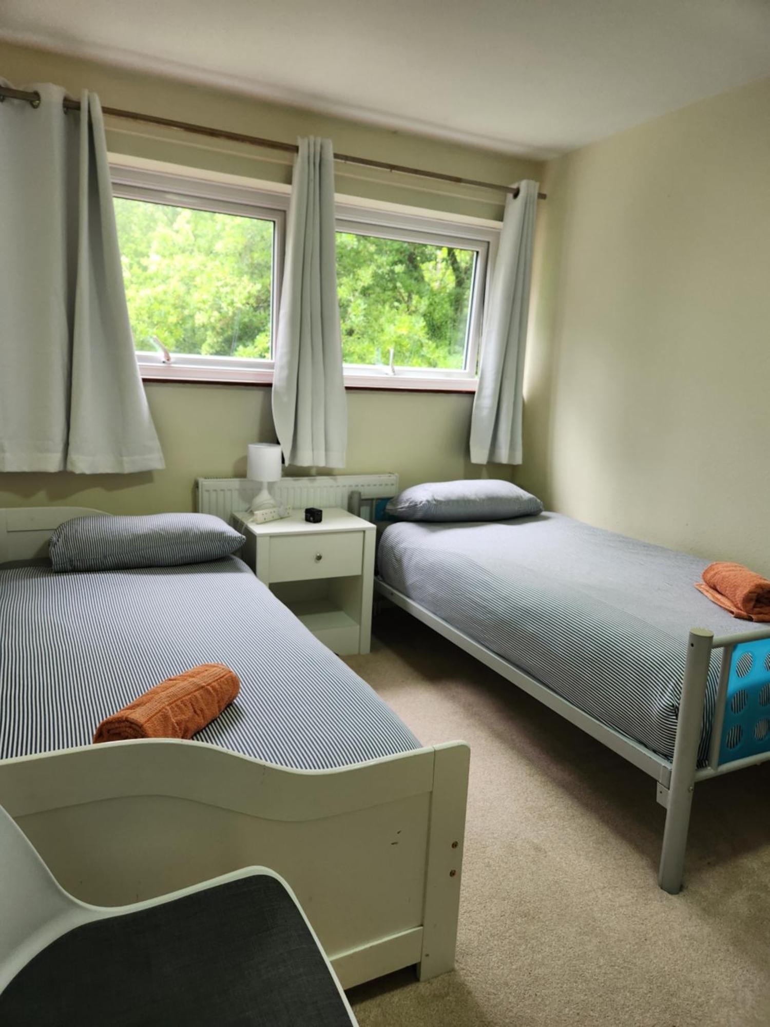 Twin Room In Crawley,Gatwick,West Sussex Ifield Dış mekan fotoğraf